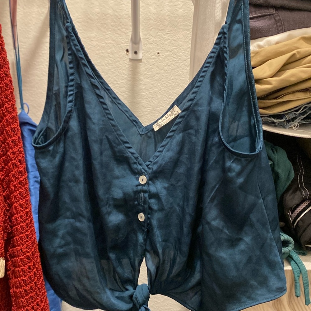 Free people crop top tied with loose fit